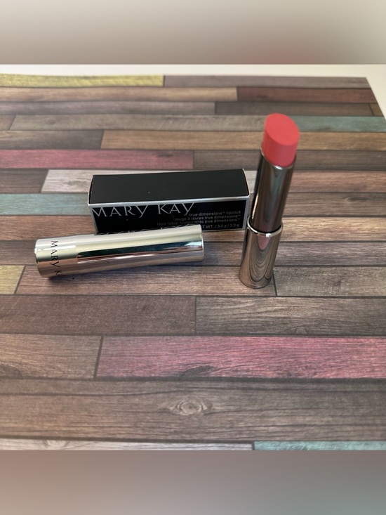 Mary Kay Other - Mary Kay True Dimension Lipstick Color Me Coral NIB